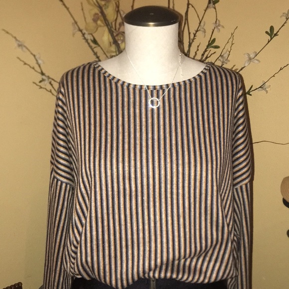 Mikey & Joey crop top - Picture 2 of 6